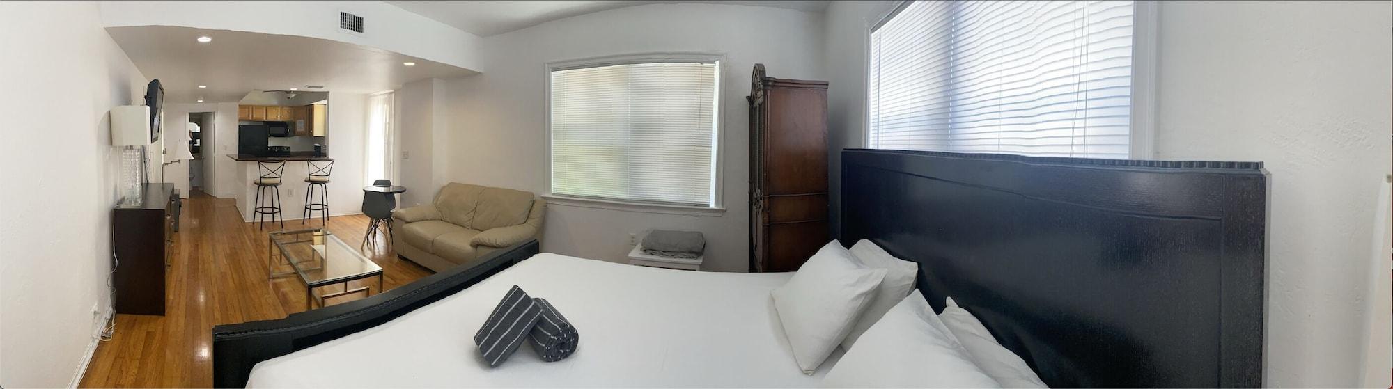 Baltic Apartahotel Miami Beach